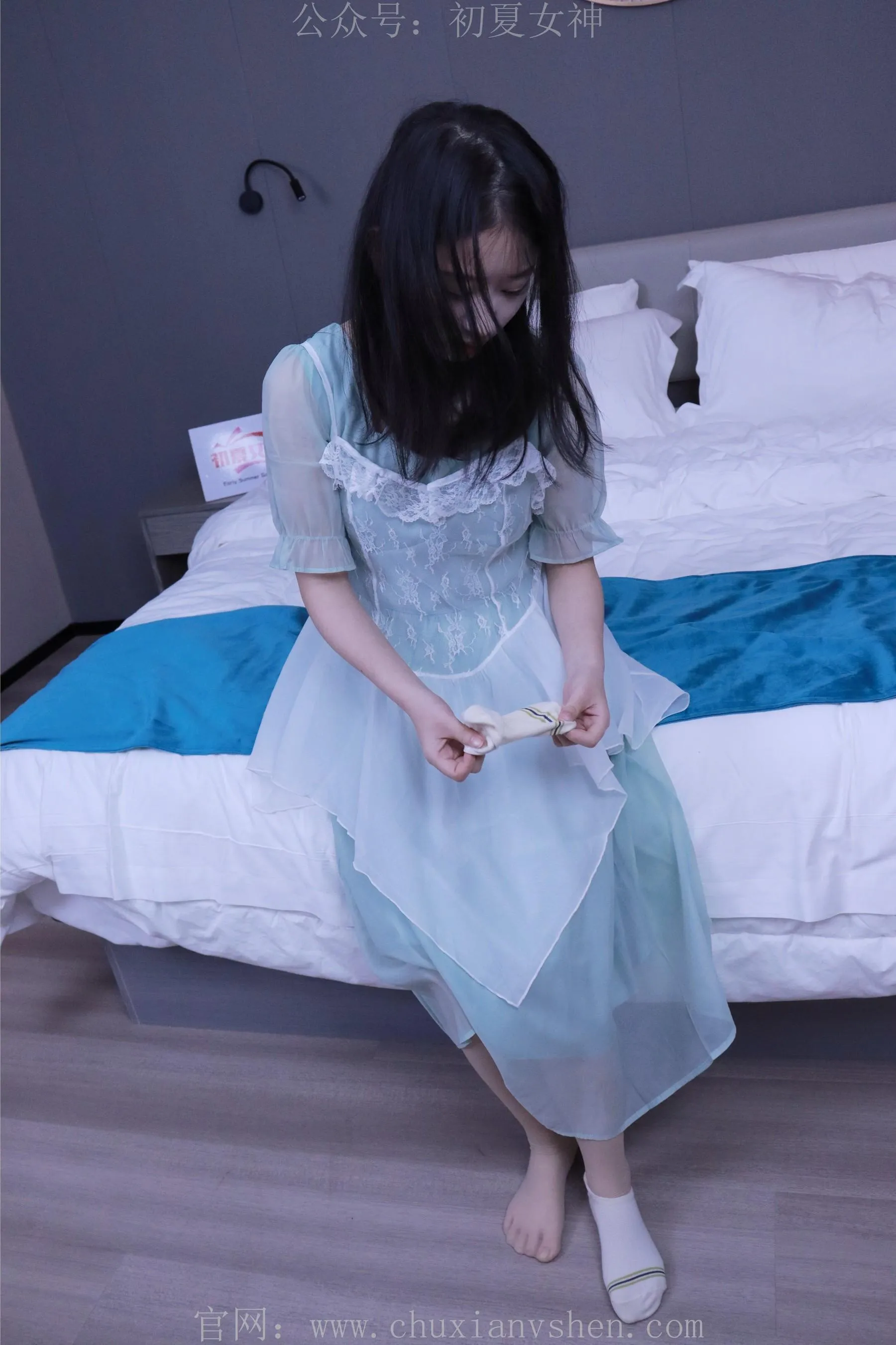 初夏女神 NO.009 念念 绿野仙踪M码连衣裙搭回力球鞋 [120P]插图8